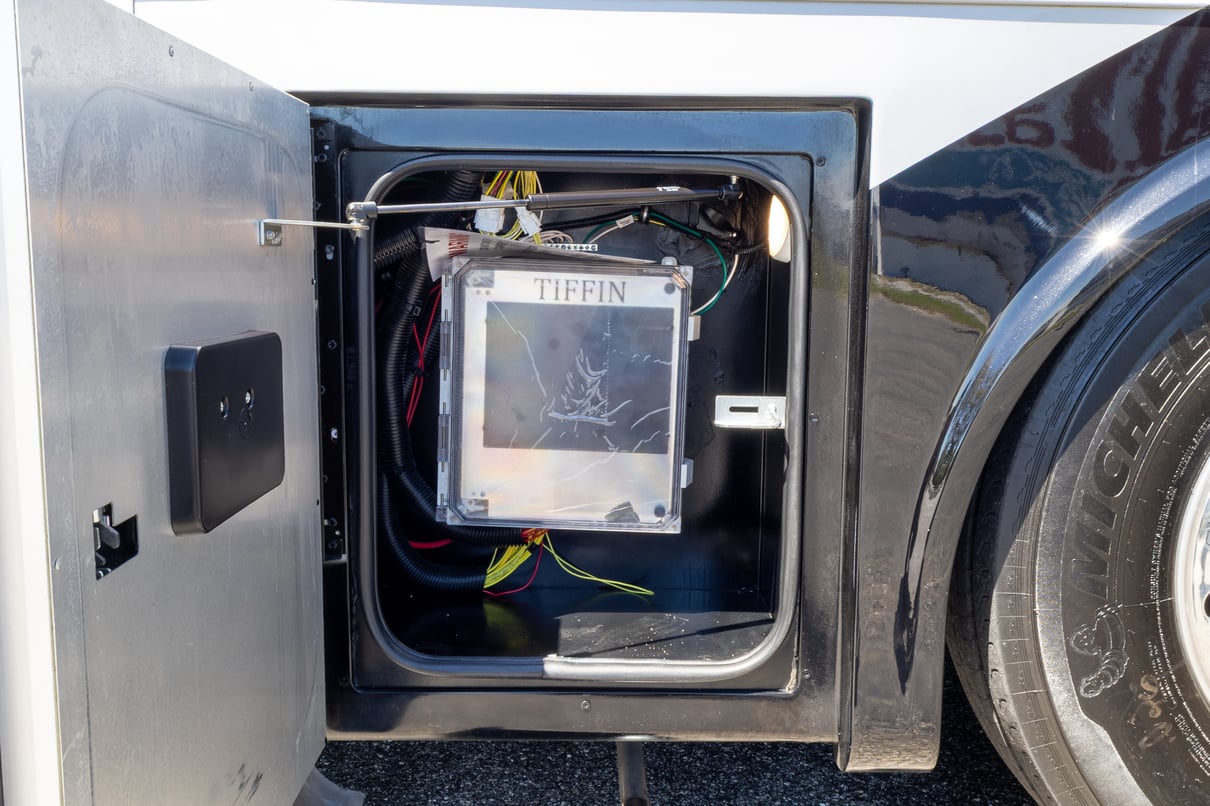 2024 Tiffin Phaeton 44OH gallery image-43