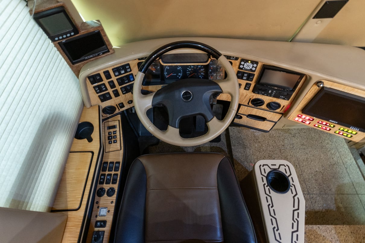 2009 Prevost Featherlite H3 45 gallery image-13