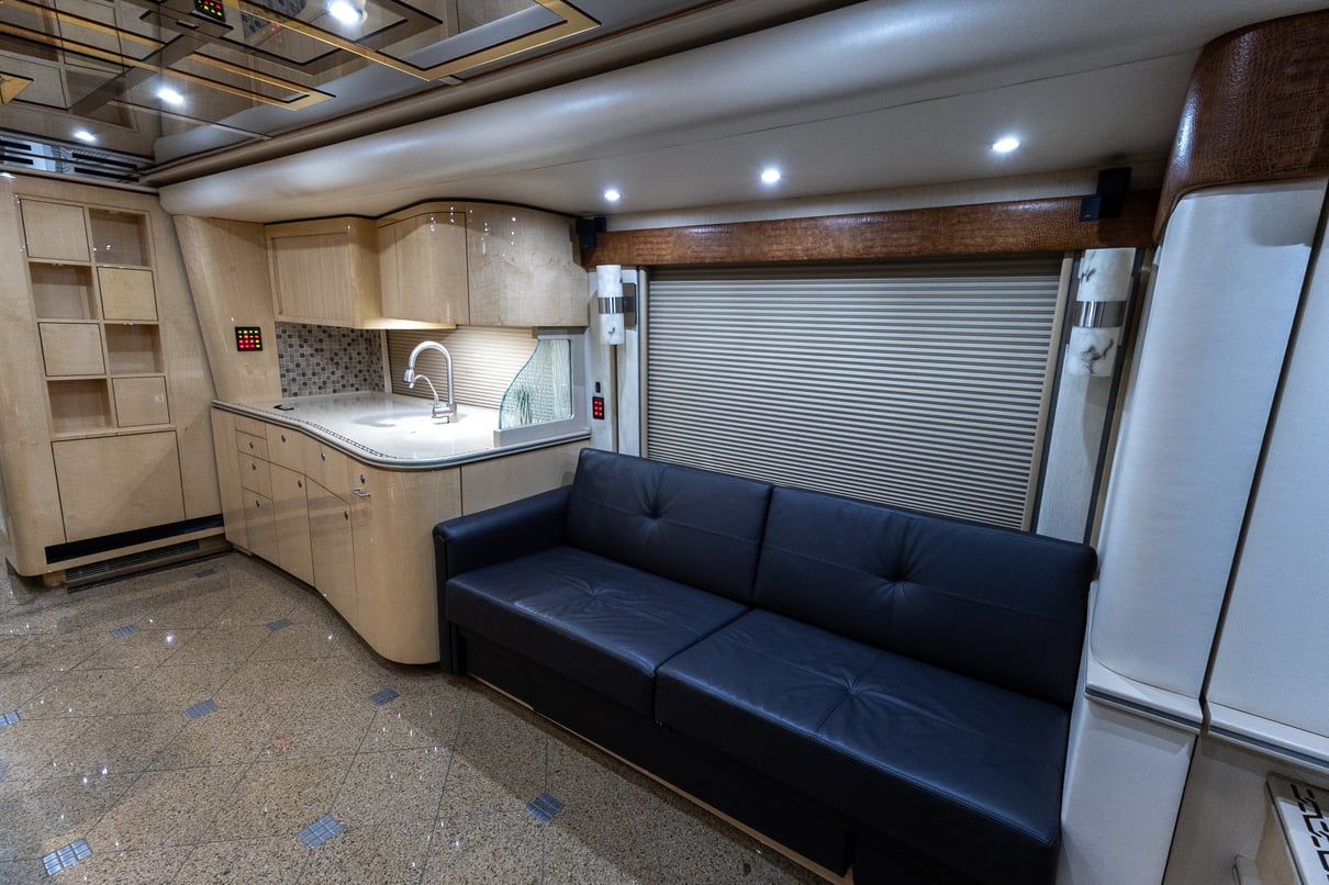2009 Prevost Featherlite H3 45 gallery image-15