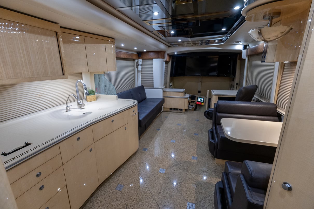 2009 Prevost Featherlite H3 45 gallery image-21