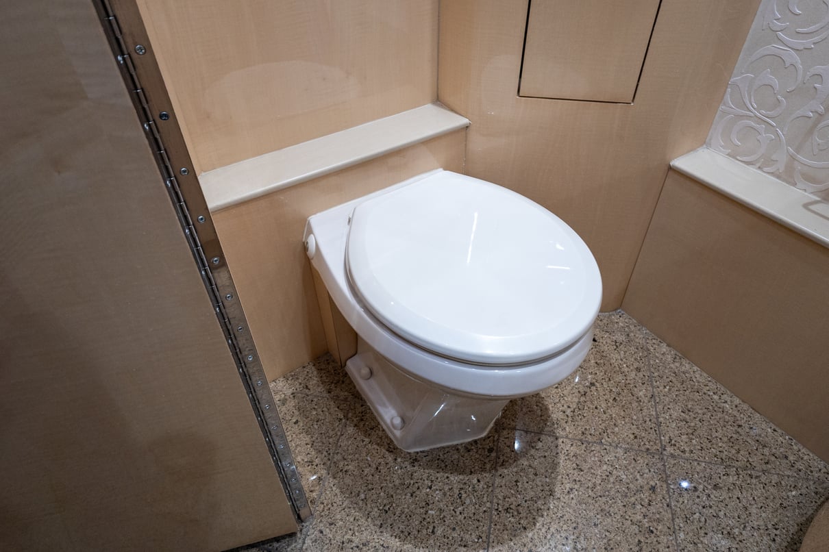 2009 Prevost Featherlite H3 45 gallery image-23