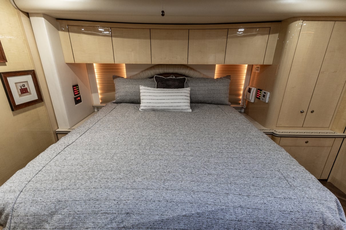 2009 Prevost Featherlite H3 45 gallery image-25