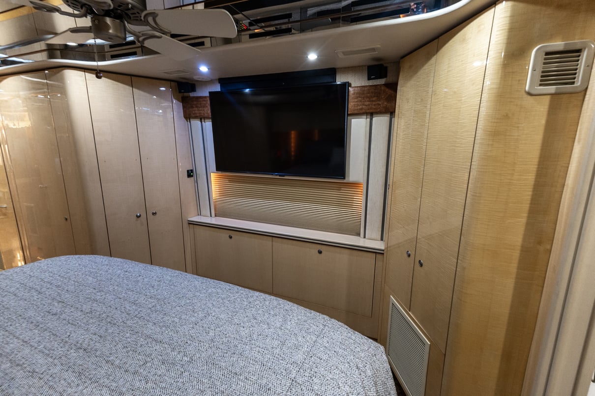 2009 Prevost Featherlite H3 45 gallery image-27