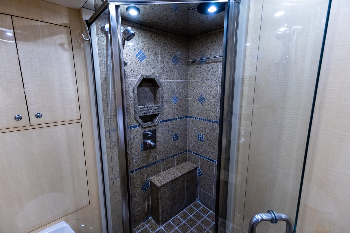 2009 Prevost Featherlite H3 45 gallery image-29