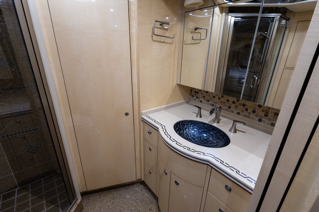 2009 Prevost Featherlite H3 45 gallery image-30