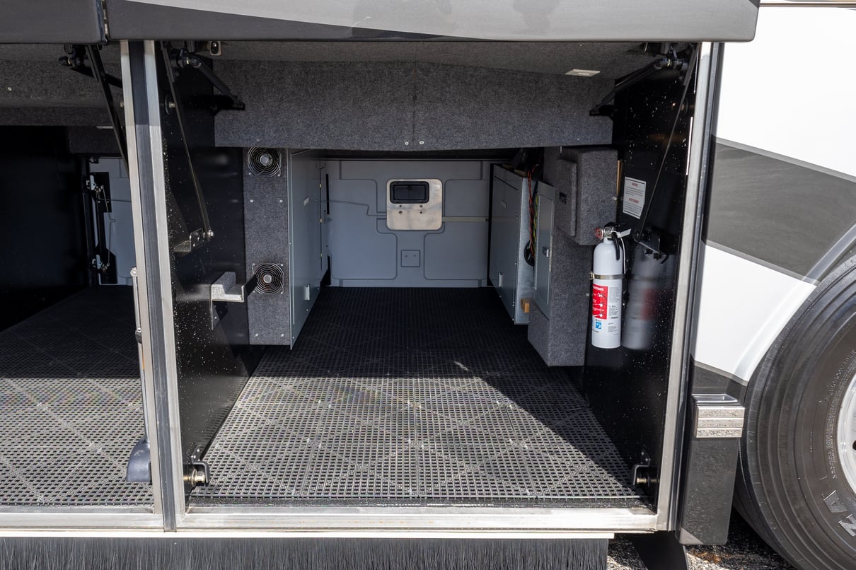 2009 Prevost Featherlite H3 45 gallery image-39