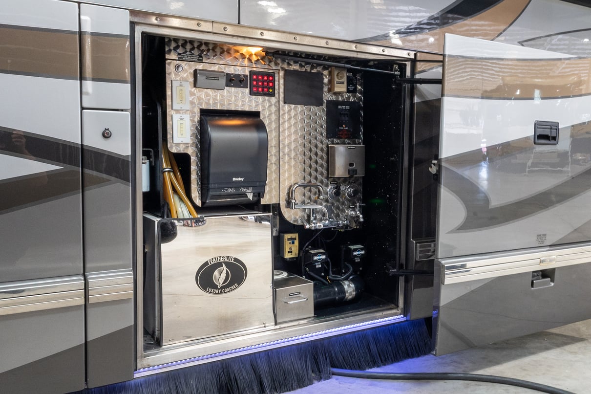 2009 Prevost Featherlite H3 45 gallery image-44