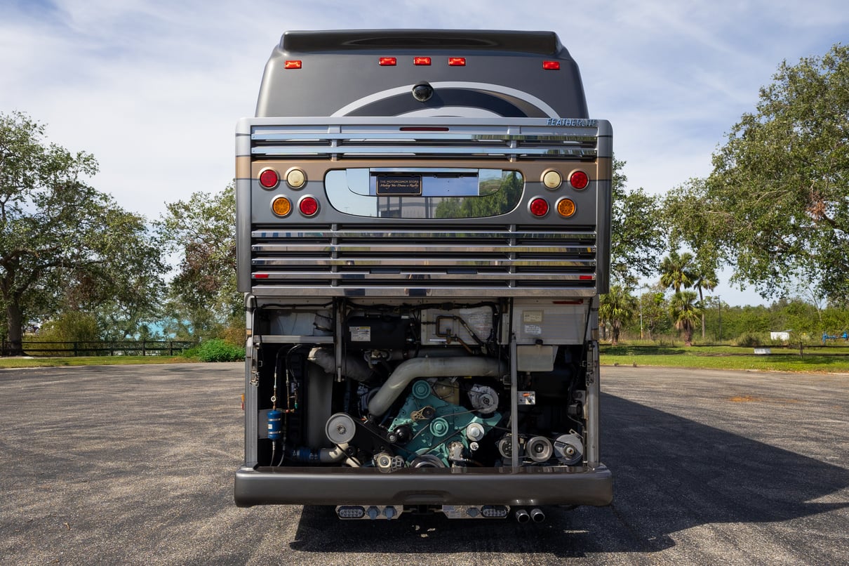 2009 Prevost Featherlite H3 45 gallery image-45