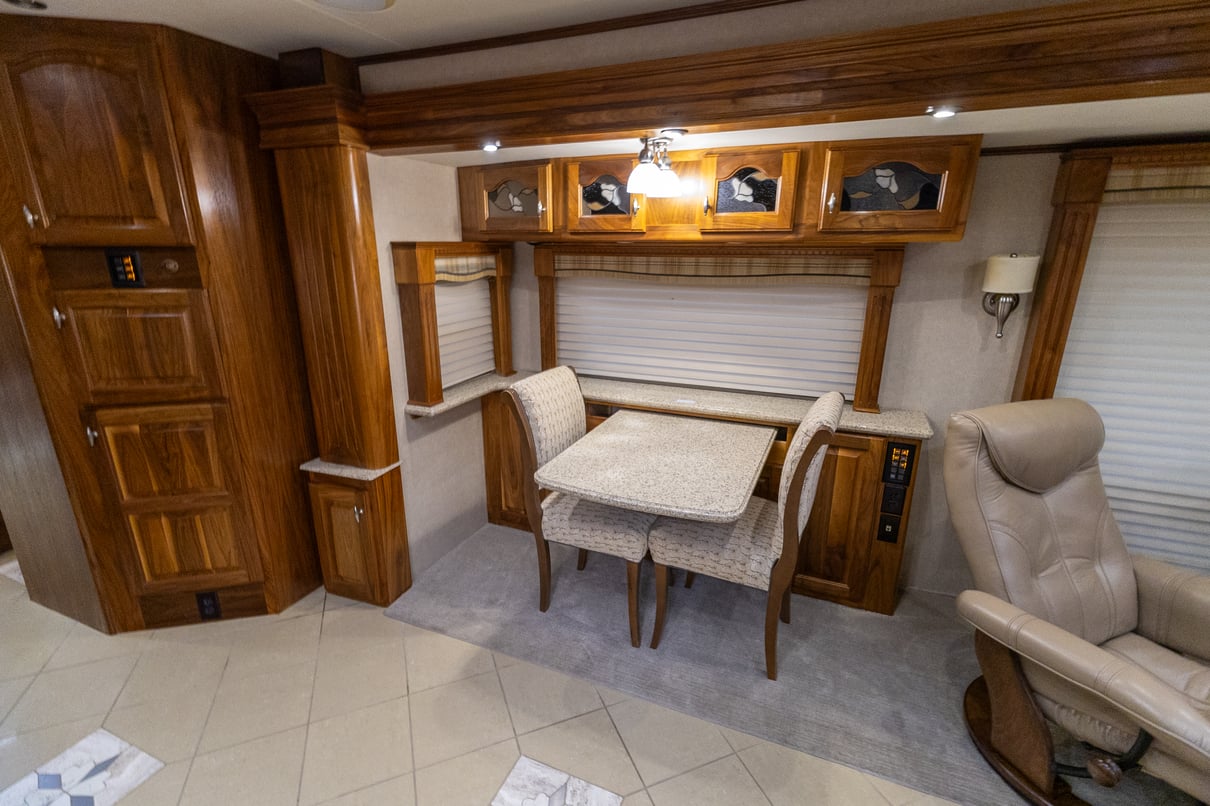 2007 Country Coach Affinity St. Helena gallery image-16