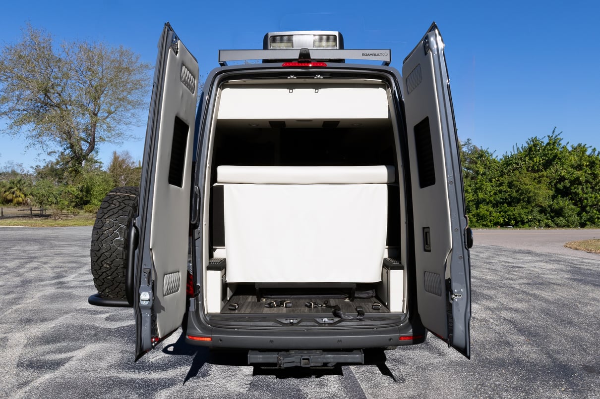 2026 V-Tour 7RLA gallery image-28