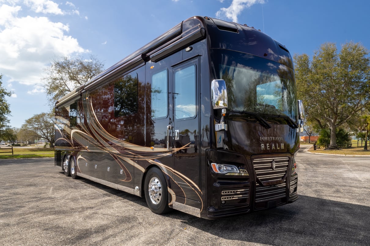 2022 Foretravel Realm LV3 gallery image-1