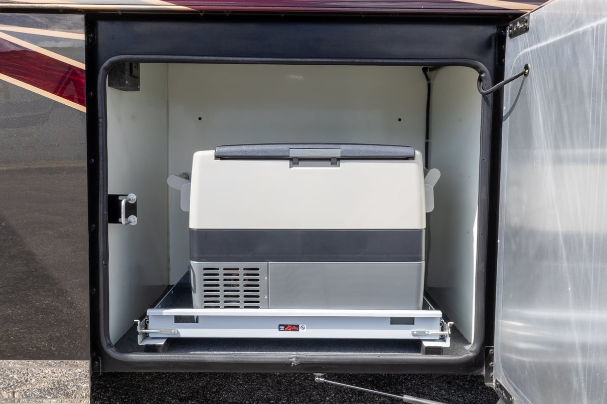 2022 Foretravel Realm LV3 gallery image-39