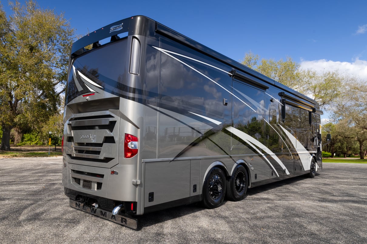 2024 Newmar London Aire 4521 gallery image-5