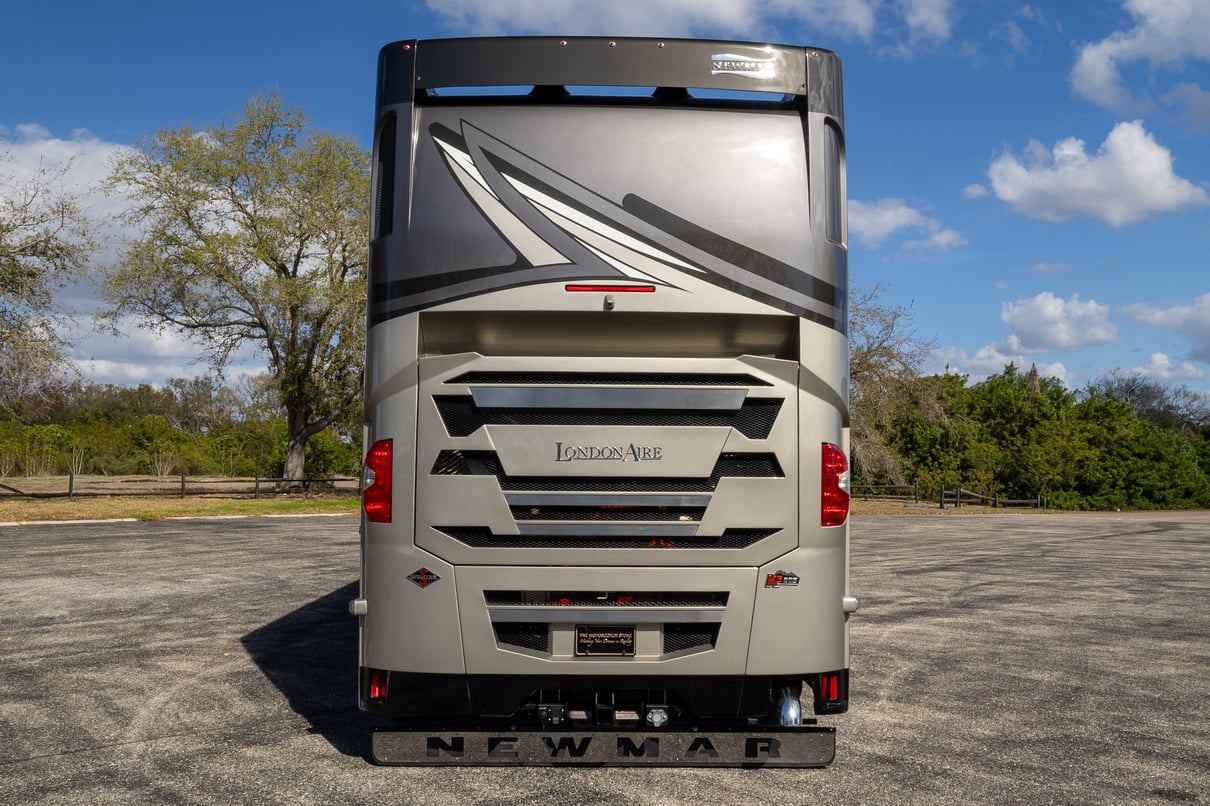 2024 Newmar London Aire 4521 gallery image-6