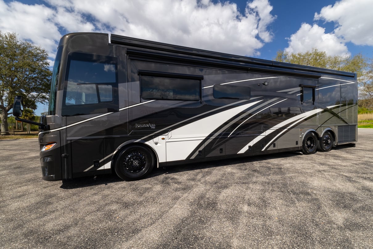 2024 Newmar London Aire 4521 gallery image-10