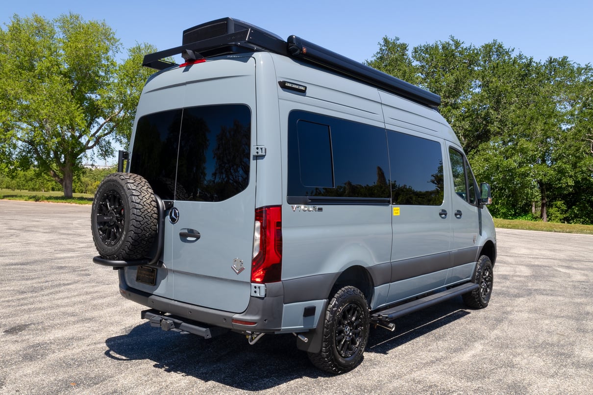 2026 OGV Luxury Coach V-Tour 5RL4A gallery image-6