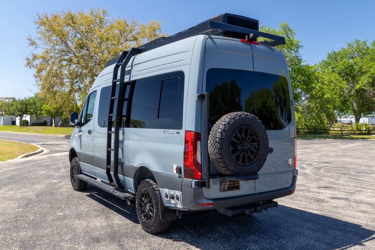 2026 OGV Luxury Coach V-Tour 5RL4A gallery image-8