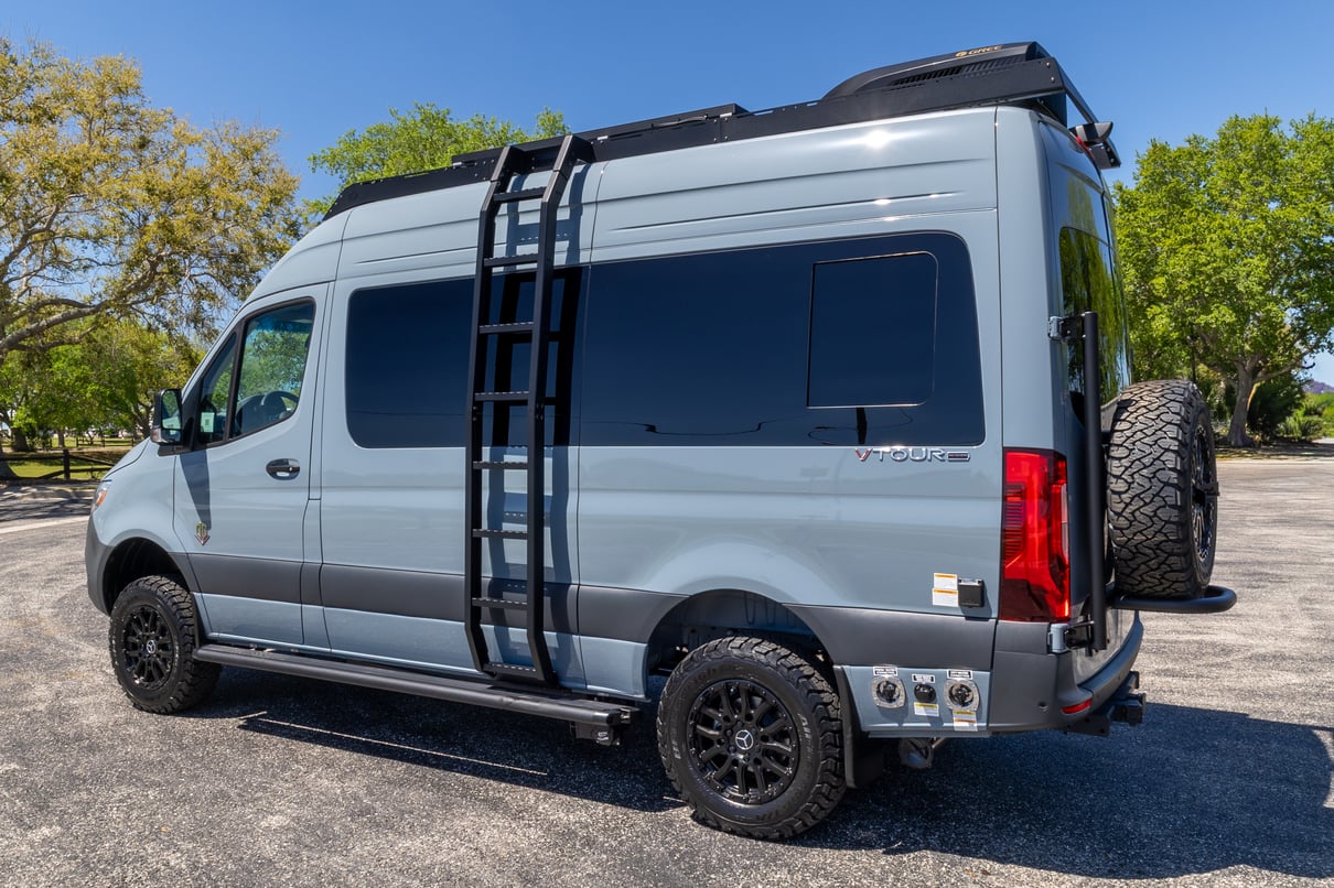 2026 OGV Luxury Coach V-Tour 5RL4A gallery image-9