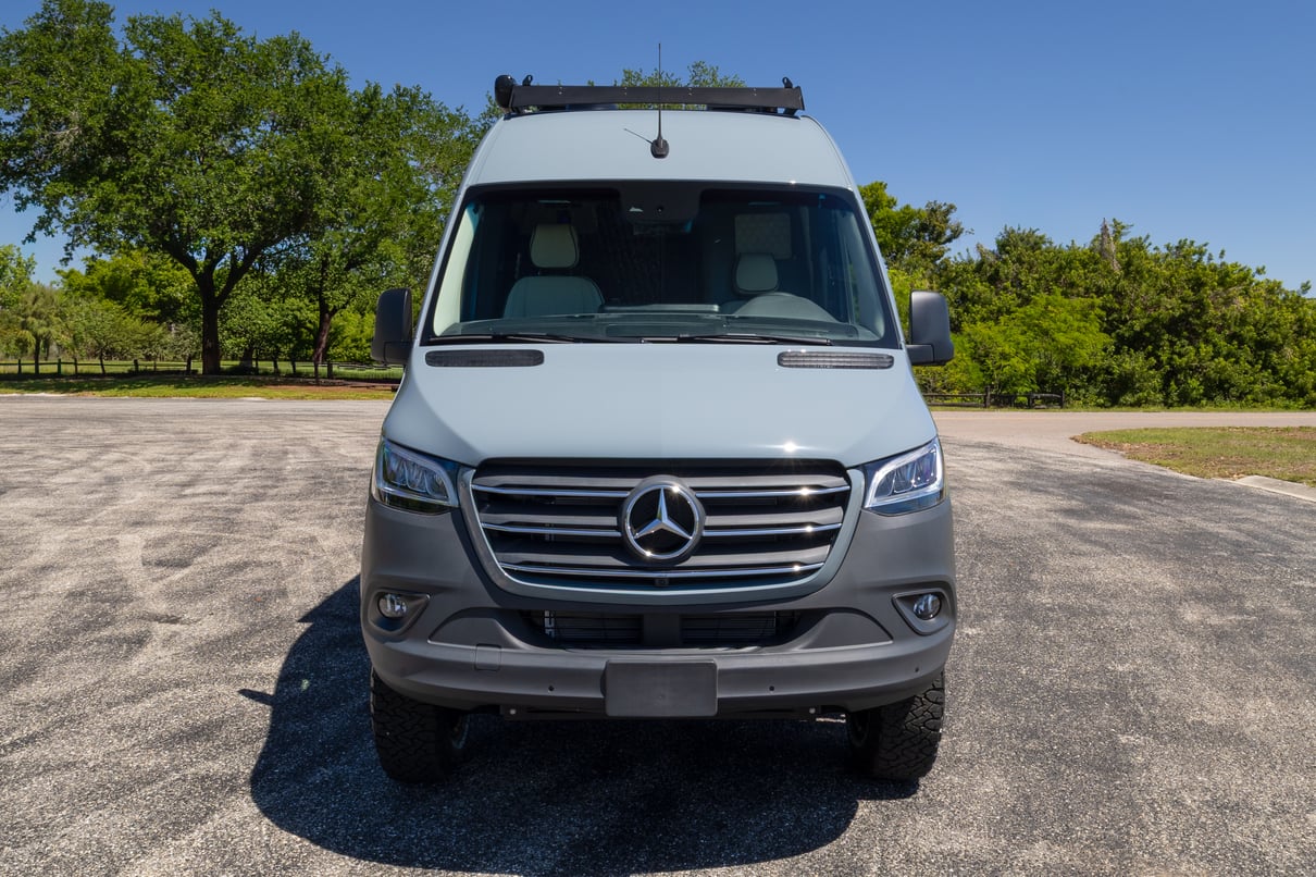 2026 OGV Luxury Coach V-Tour 5RL4A gallery image-13