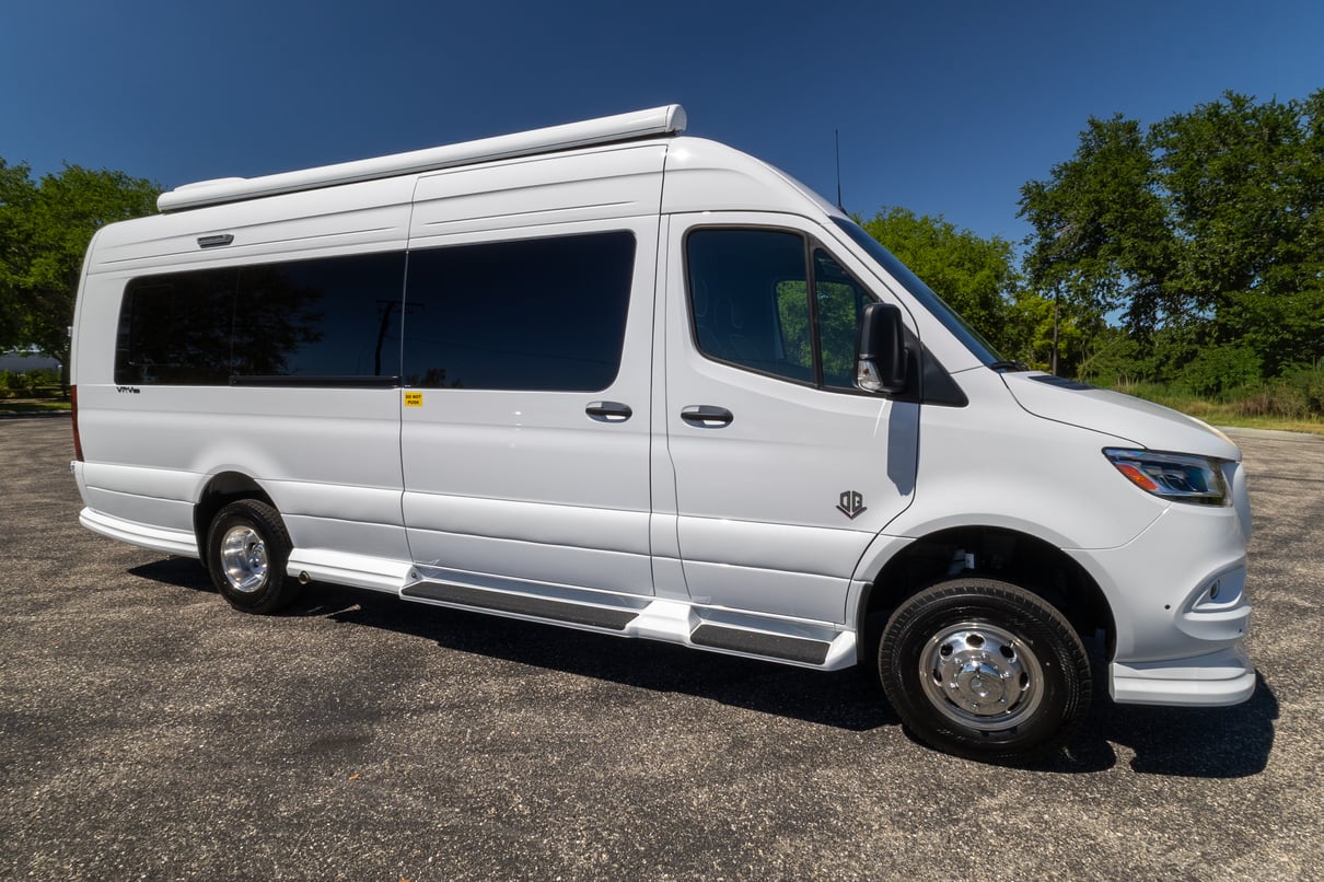 2026 OGV Luxury Coach V-RV 7RLA gallery image-2