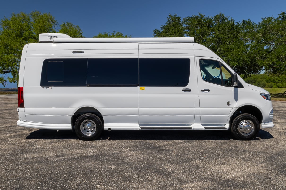 2026 OGV Luxury Coach V-RV 7RLA gallery image-4