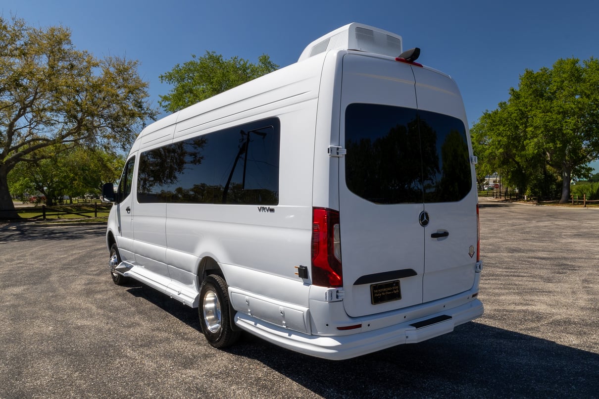 2026 OGV Luxury Coach V-RV 7RLA gallery image-8