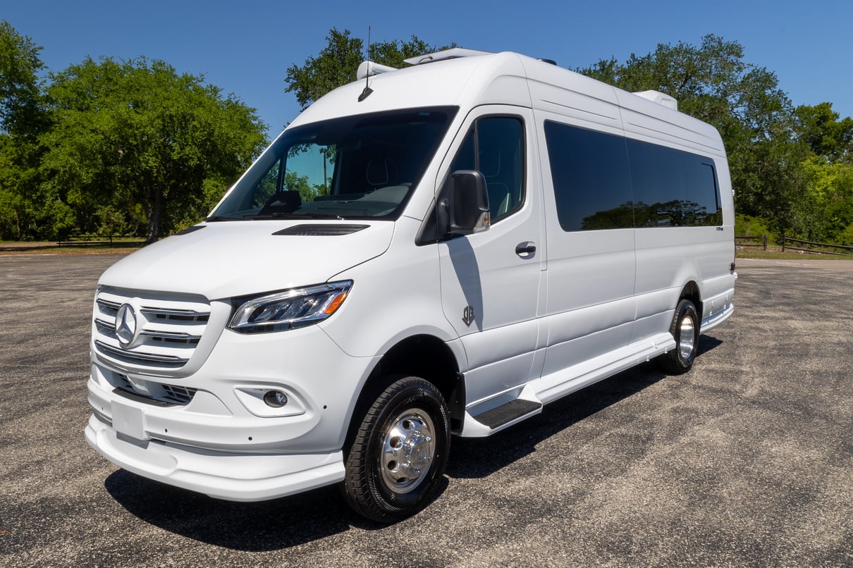 2026 OGV Luxury Coach V-RV 7RLA gallery image-12