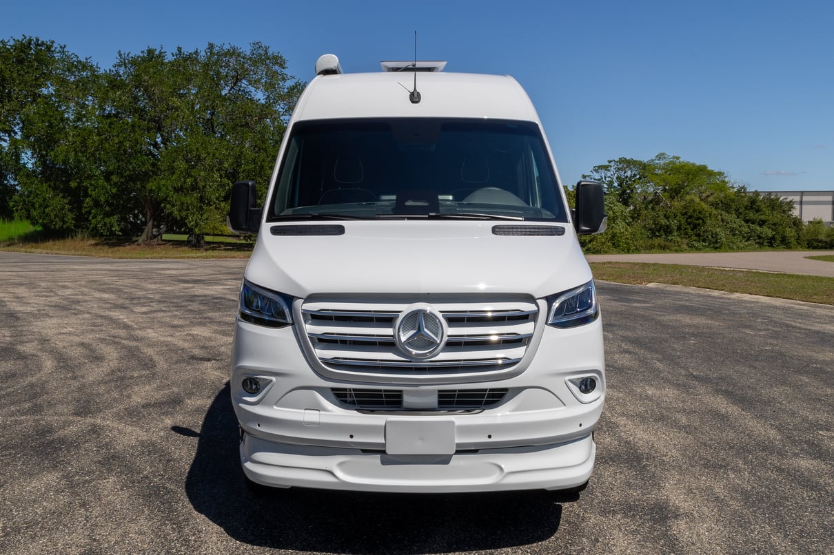 2026 OGV Luxury Coach V-RV 7RLA gallery image-13