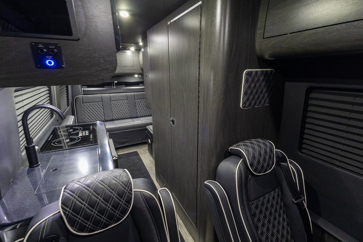 2026 OGV Luxury Coach V-RV 7RLA gallery image-18