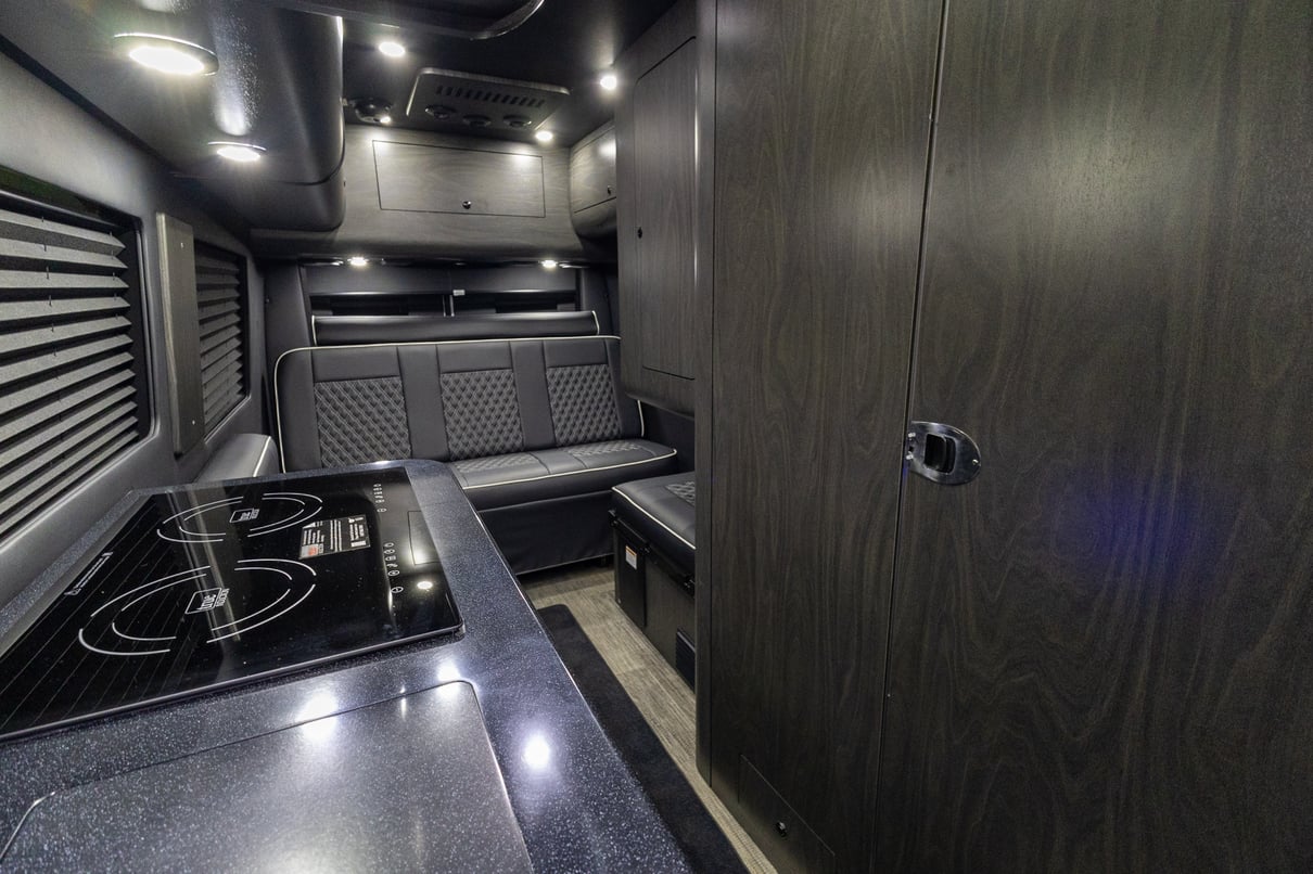 2026 OGV Luxury Coach V-RV 7RLA gallery image-19