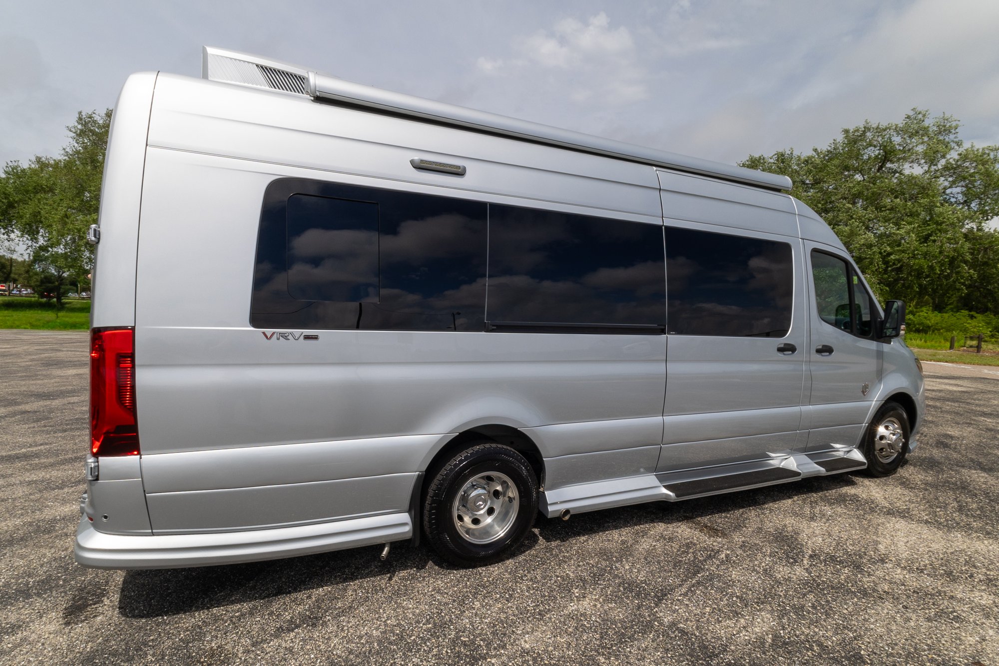 2025 OGV Luxury Coach V-RV 5RL