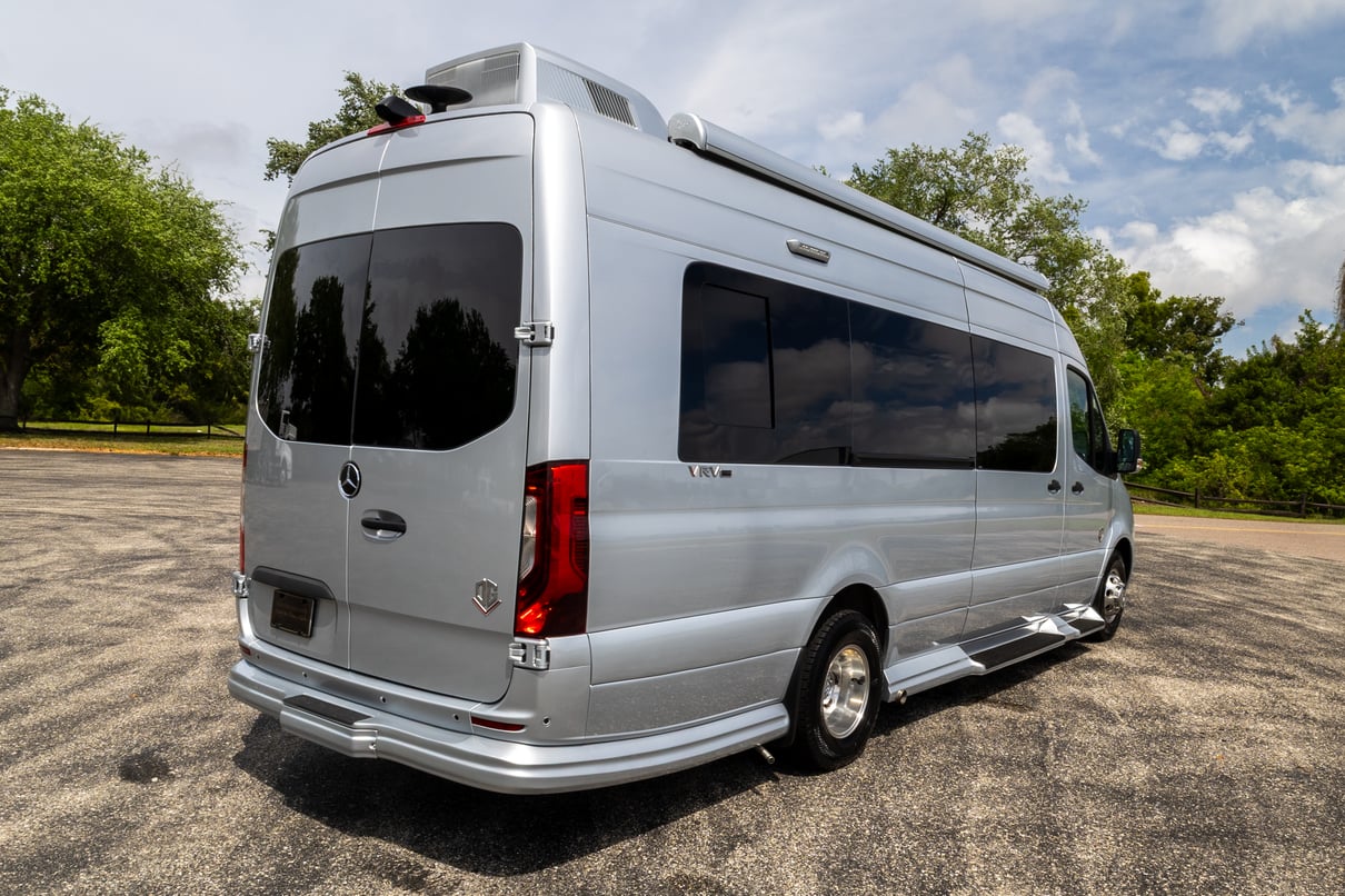 2025 OGV Luxury Coach V-RV 5RL gallery image-6
