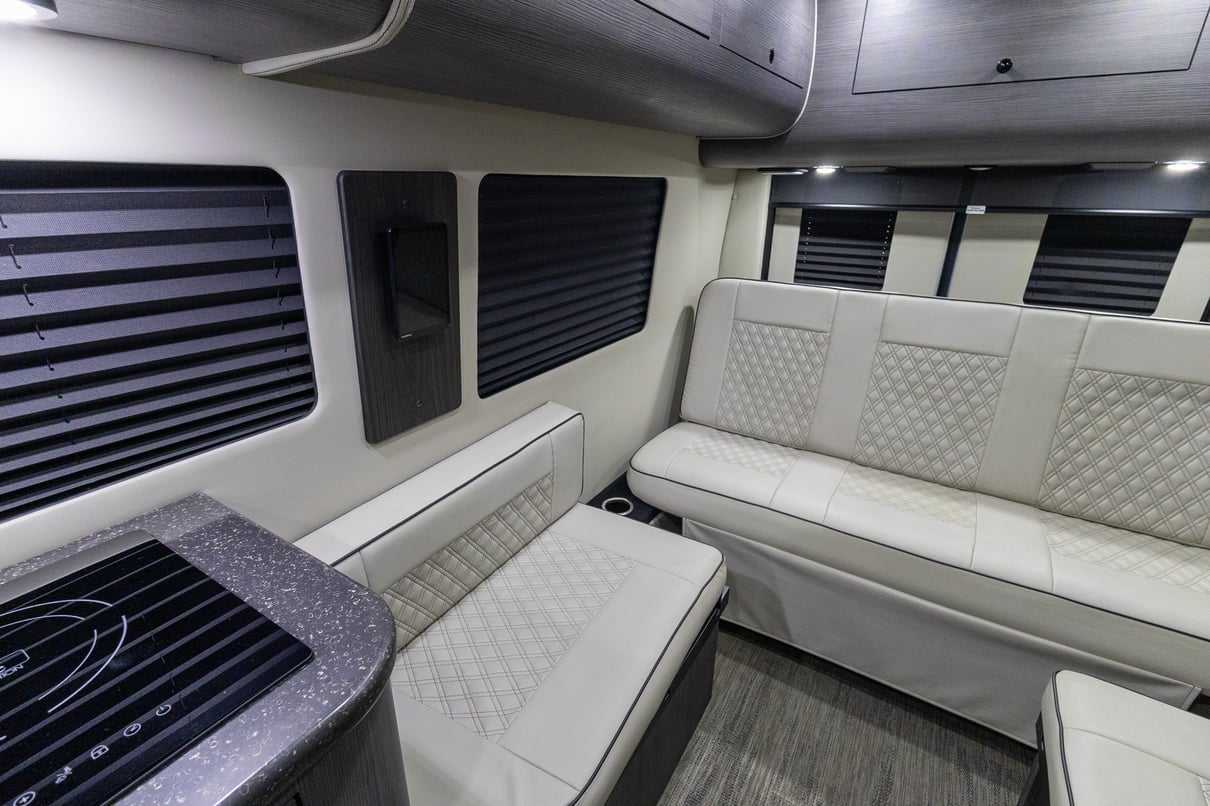 2025 OGV Luxury Coach V-RV 5RL gallery image-22