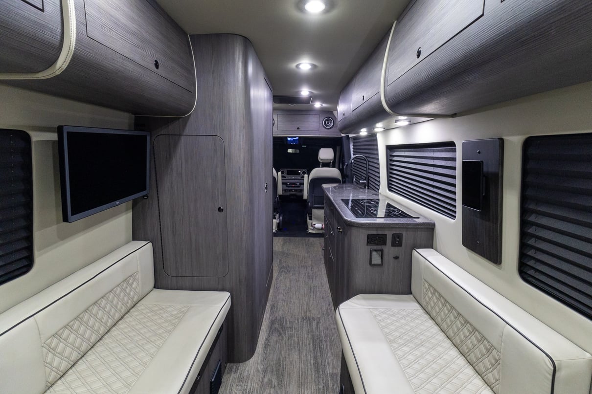 2025 OGV Luxury Coach V-RV 5RL gallery image-23
