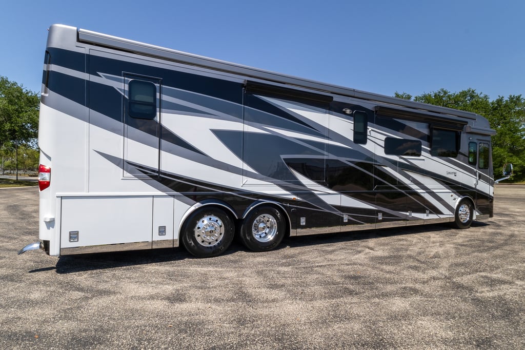 2025 Newmar London Aire 4551