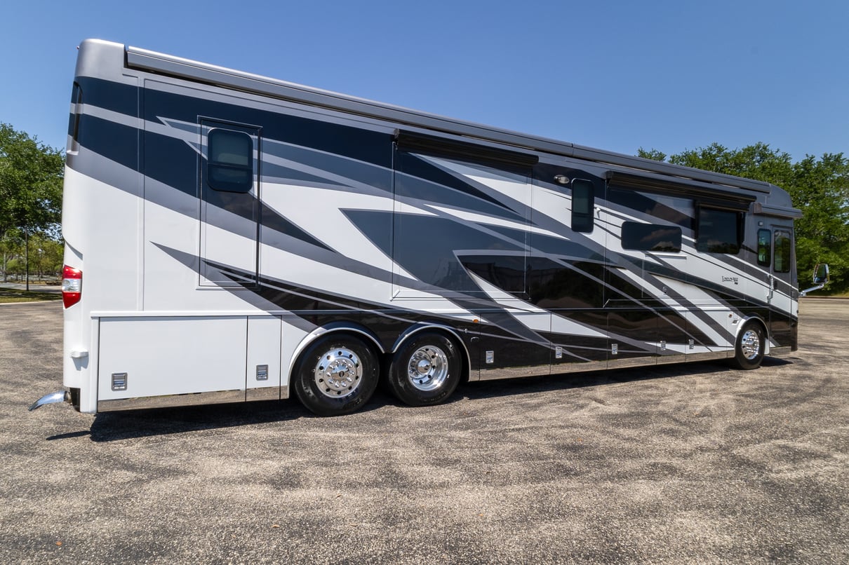 2025 Newmar London Aire 4551 gallery image-4