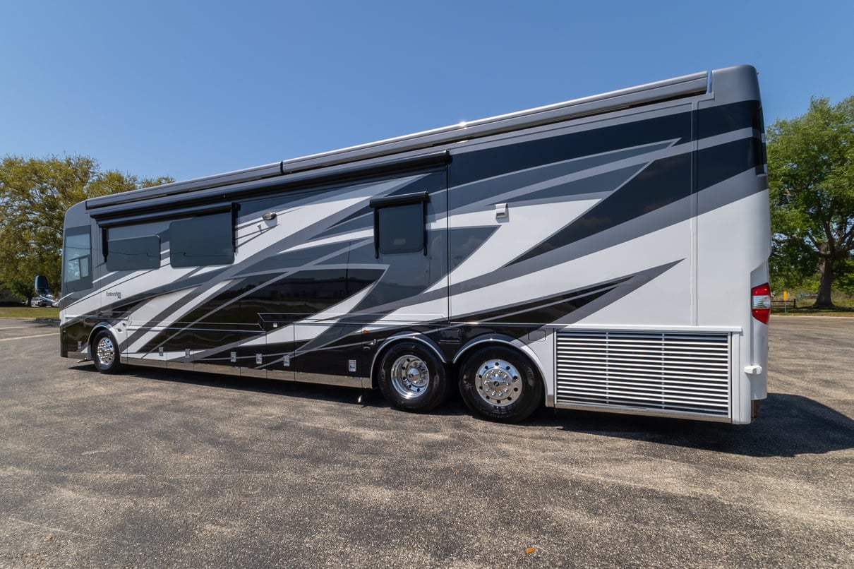 2025 Newmar London Aire 4551 gallery image-8