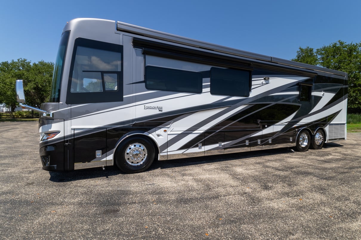 2025 Newmar London Aire 4551 gallery image-10