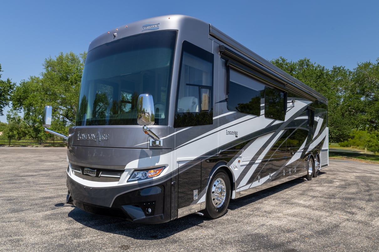 2025 Newmar London Aire 4551 gallery image-11