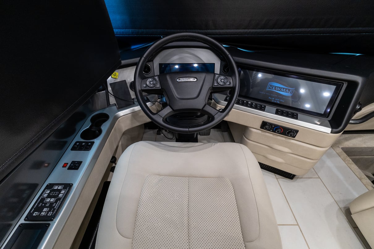 2025 Newmar London Aire 4551 gallery image-13