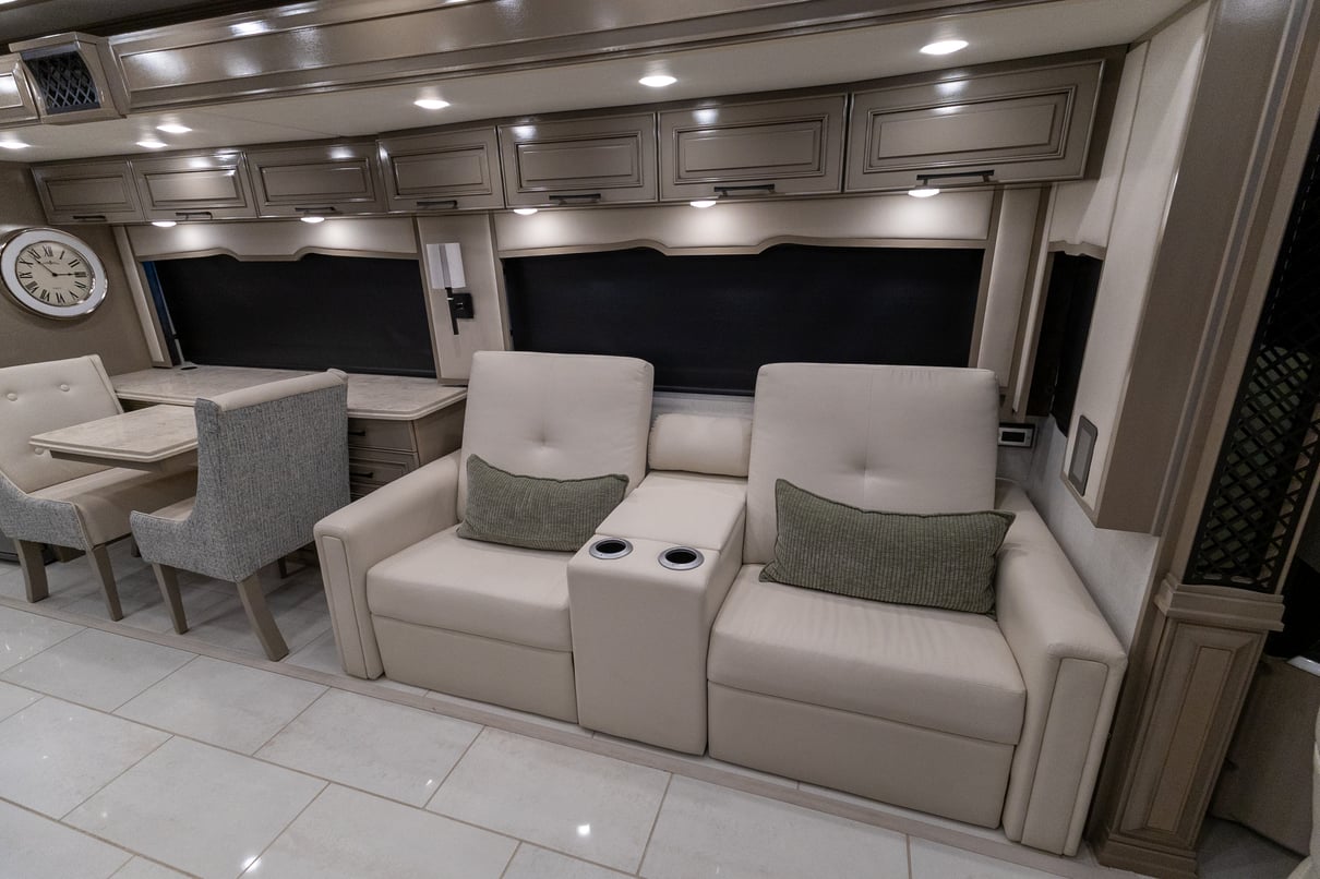 2025 Newmar London Aire 4551 gallery image-15