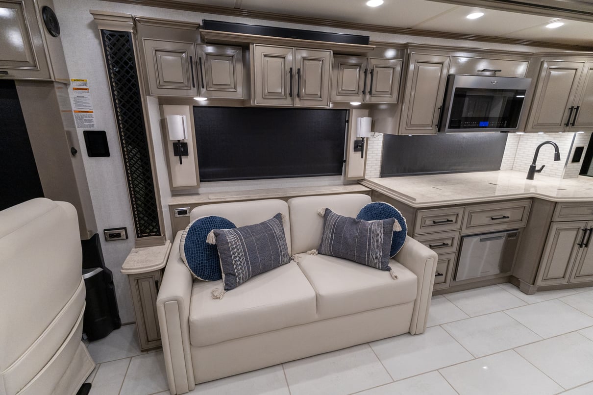 2025 Newmar London Aire 4551 gallery image-17