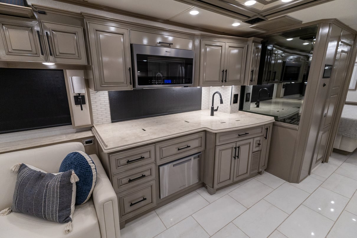 2025 Newmar London Aire 4551 gallery image-18