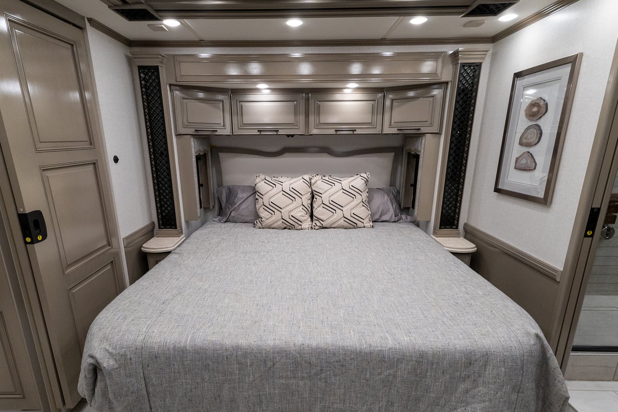 2025 Newmar London Aire 4551 gallery image-25