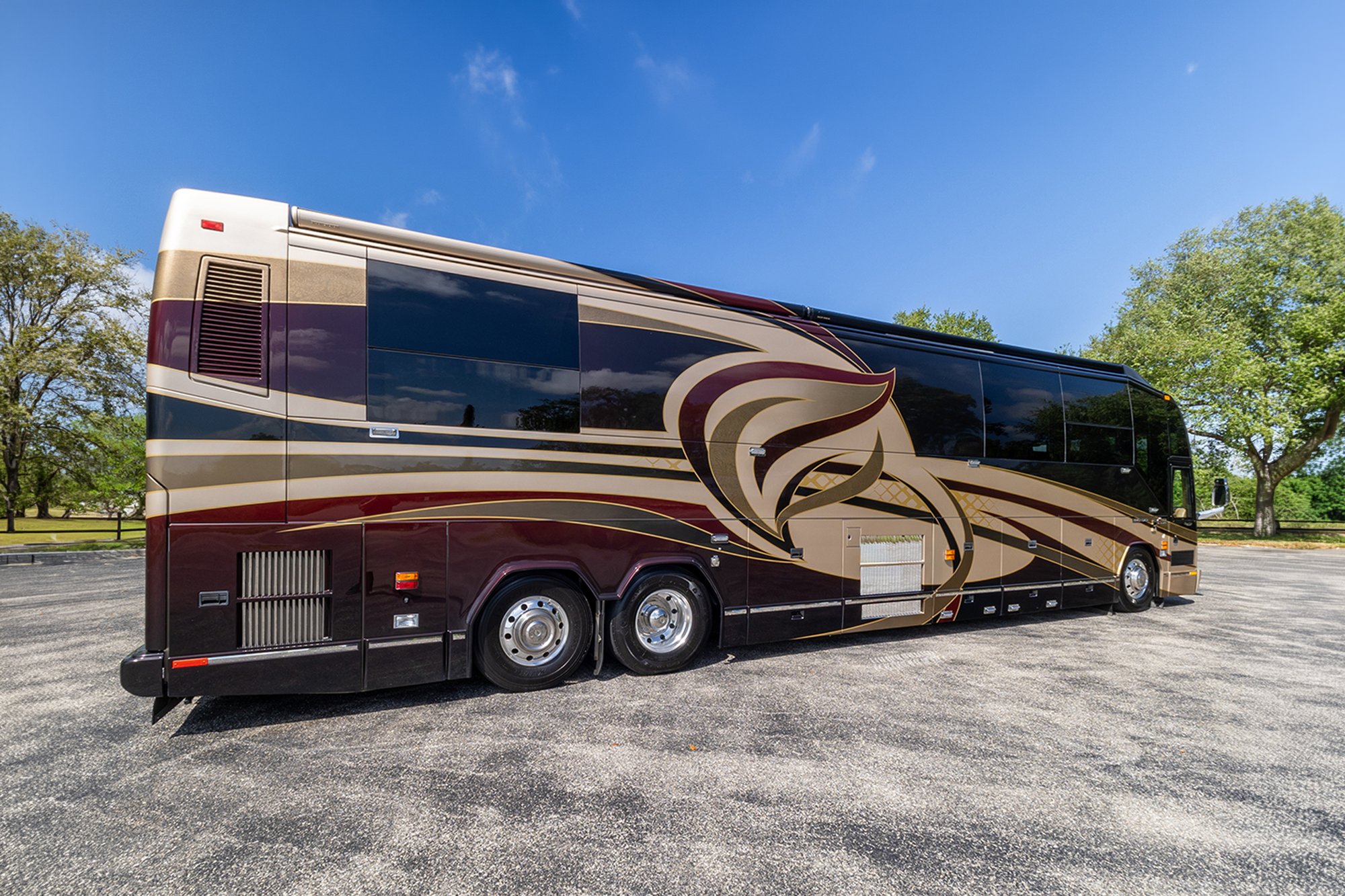 2010 Prevost Liberty H3 45
