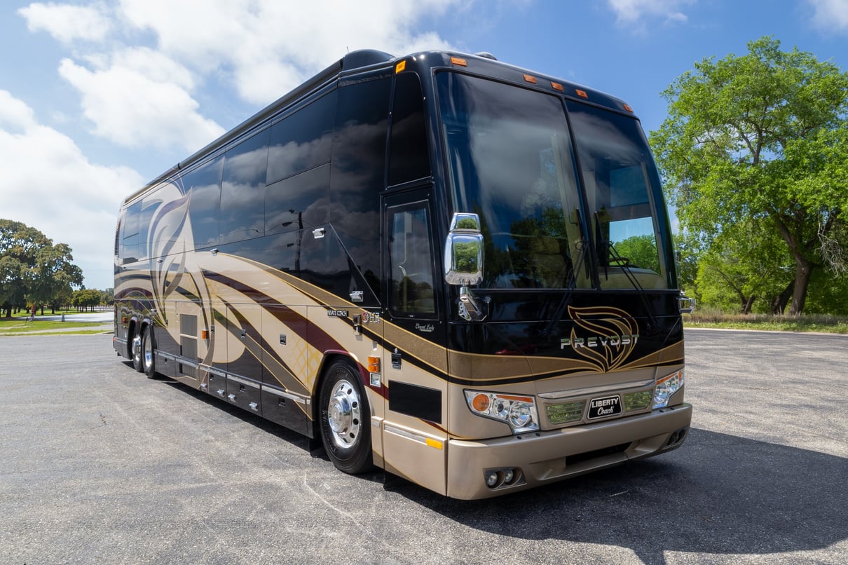 2010 Prevost Liberty H3 45 gallery image-1