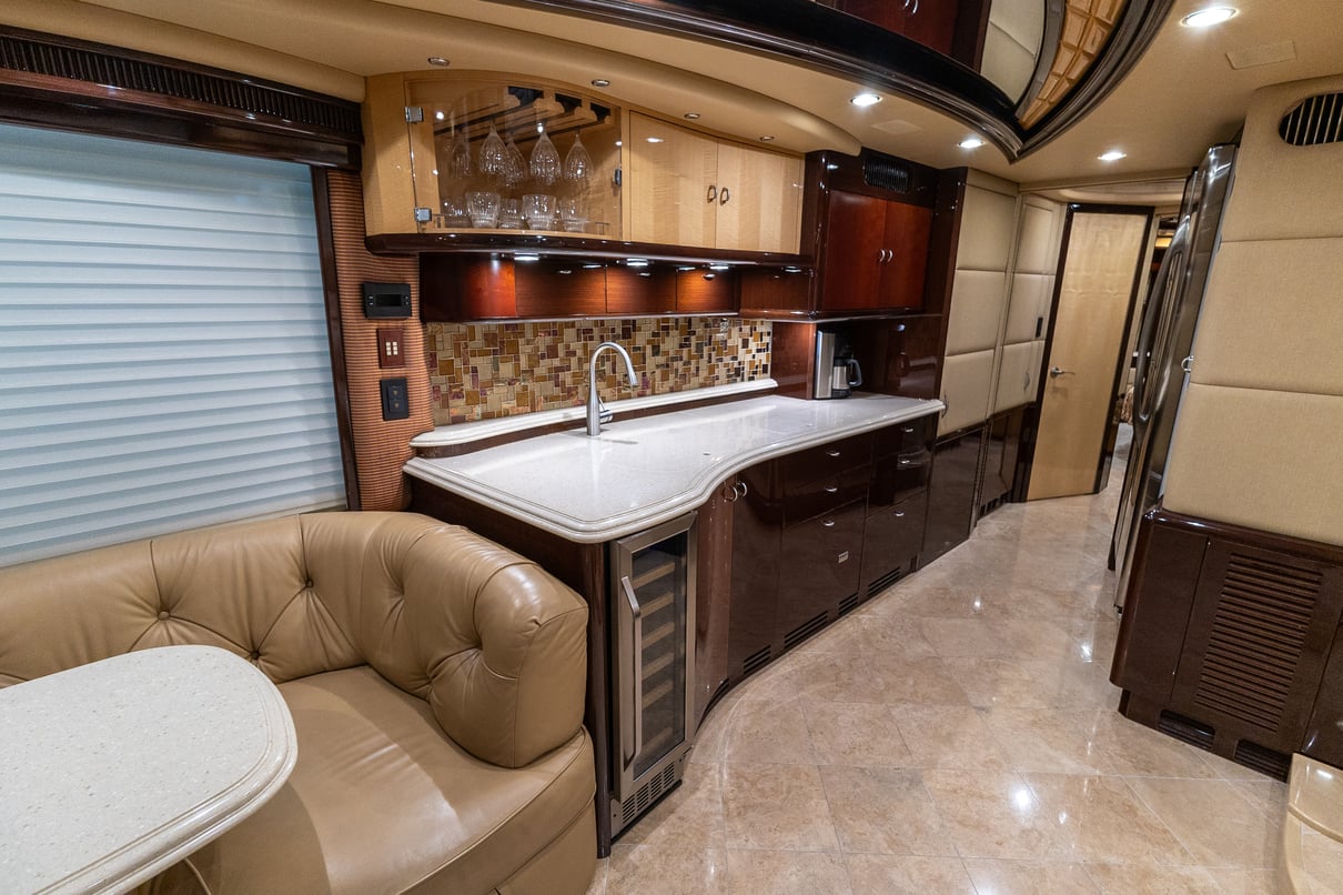 2010 Prevost Liberty H3 45 gallery image-18