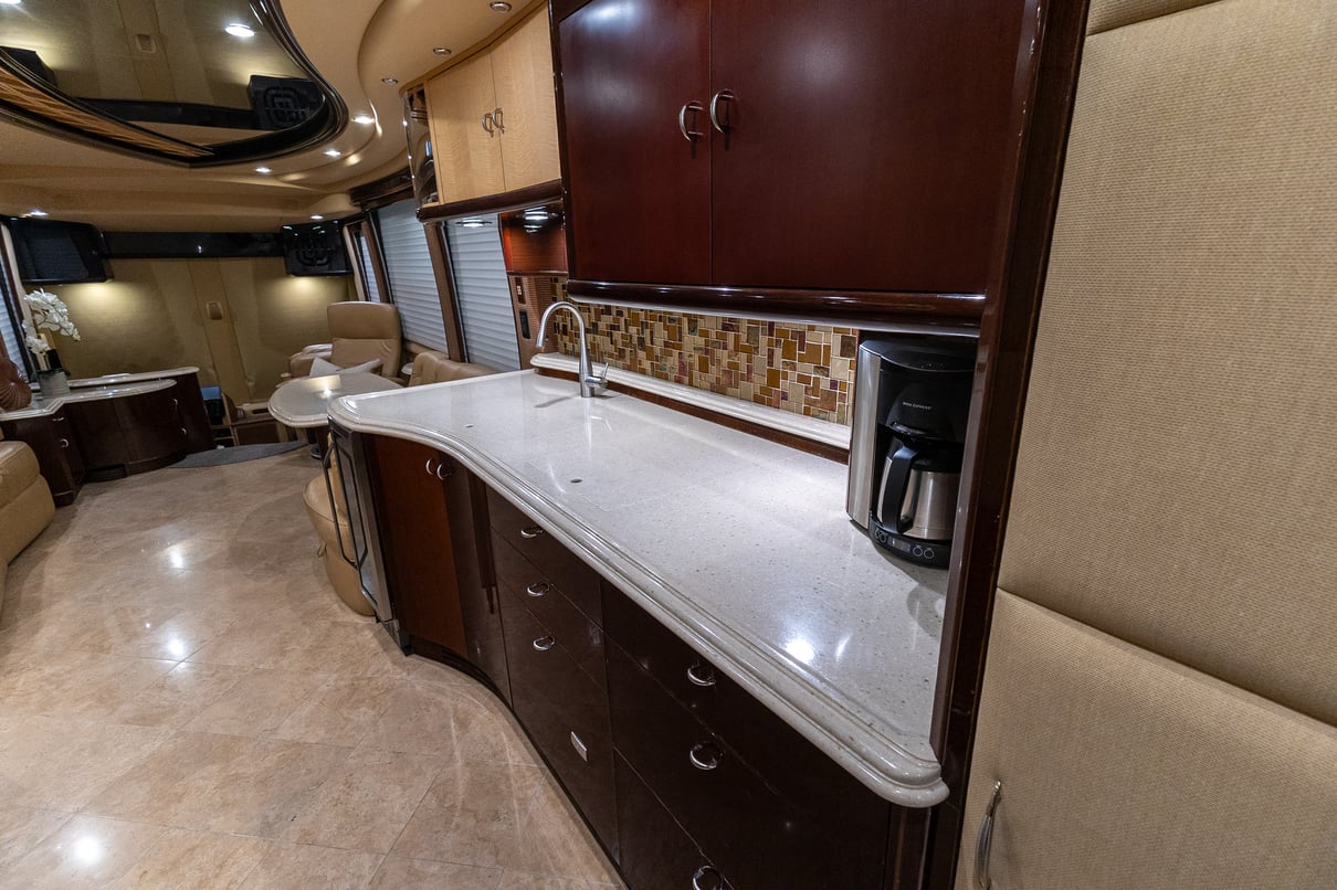 2010 Prevost Liberty H3 45 gallery image-20