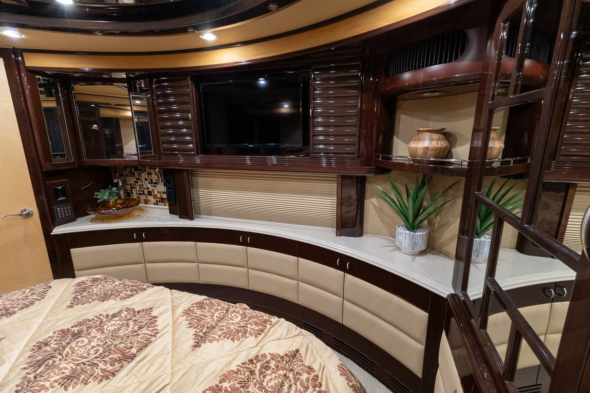2010 Prevost Liberty H3 45 gallery image-28