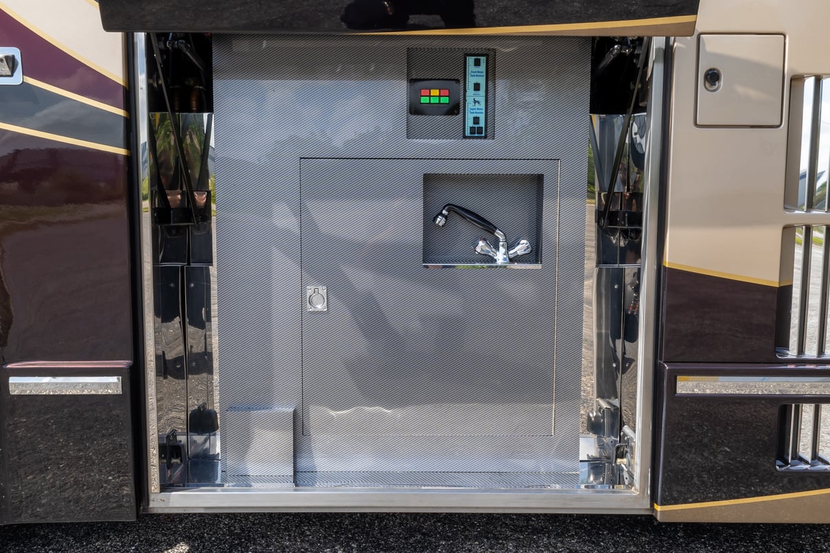 2010 Prevost Liberty H3 45 gallery image-33